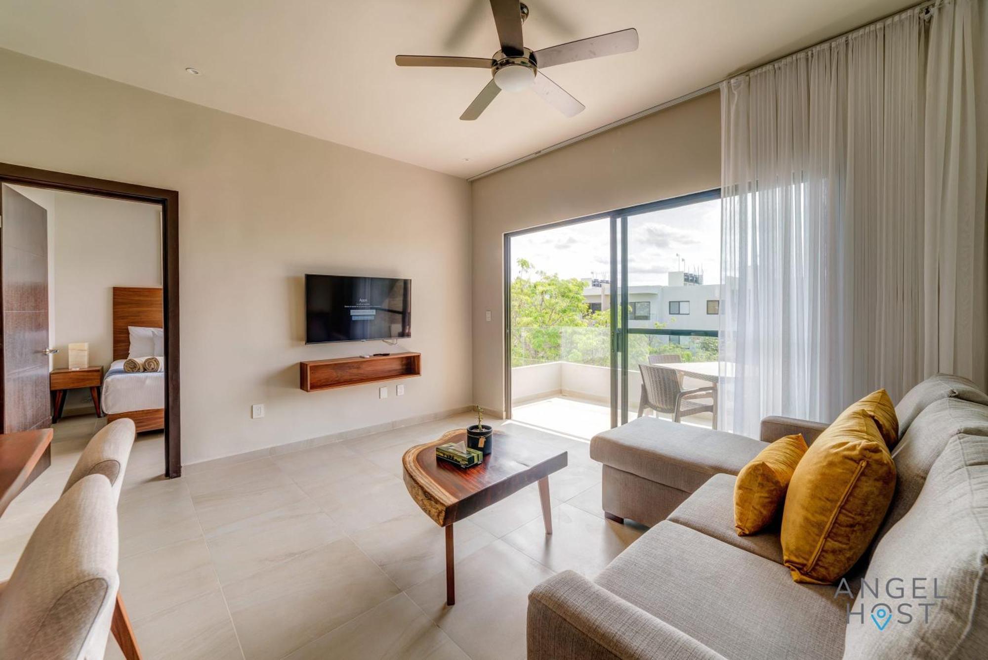 Tranquil Onsite Pool Gym And Playground Playa del Carmen