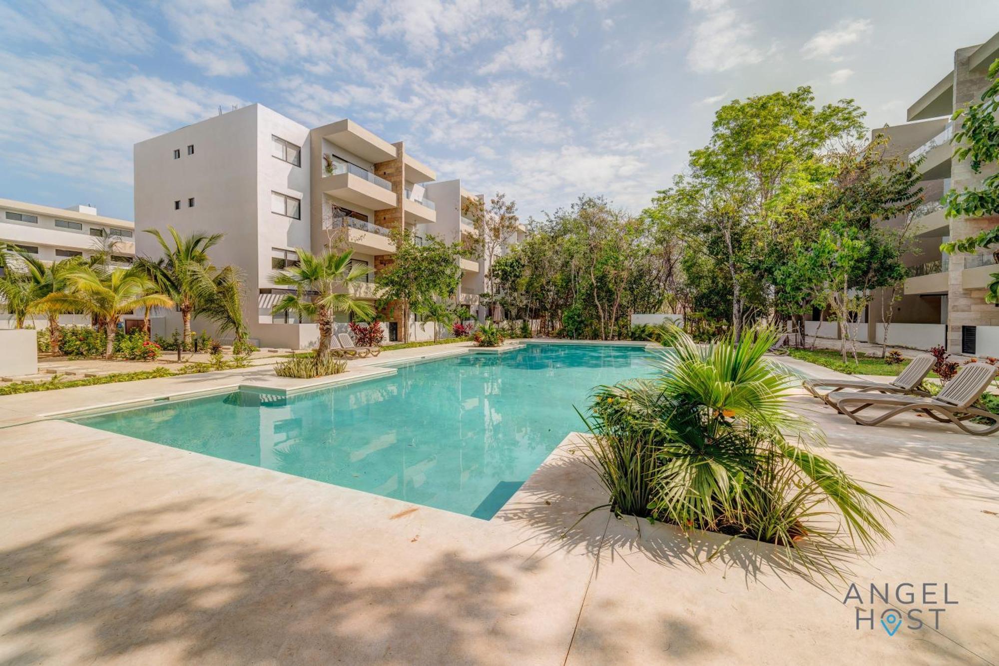 Tranquil Onsite Pool Gym And Playground