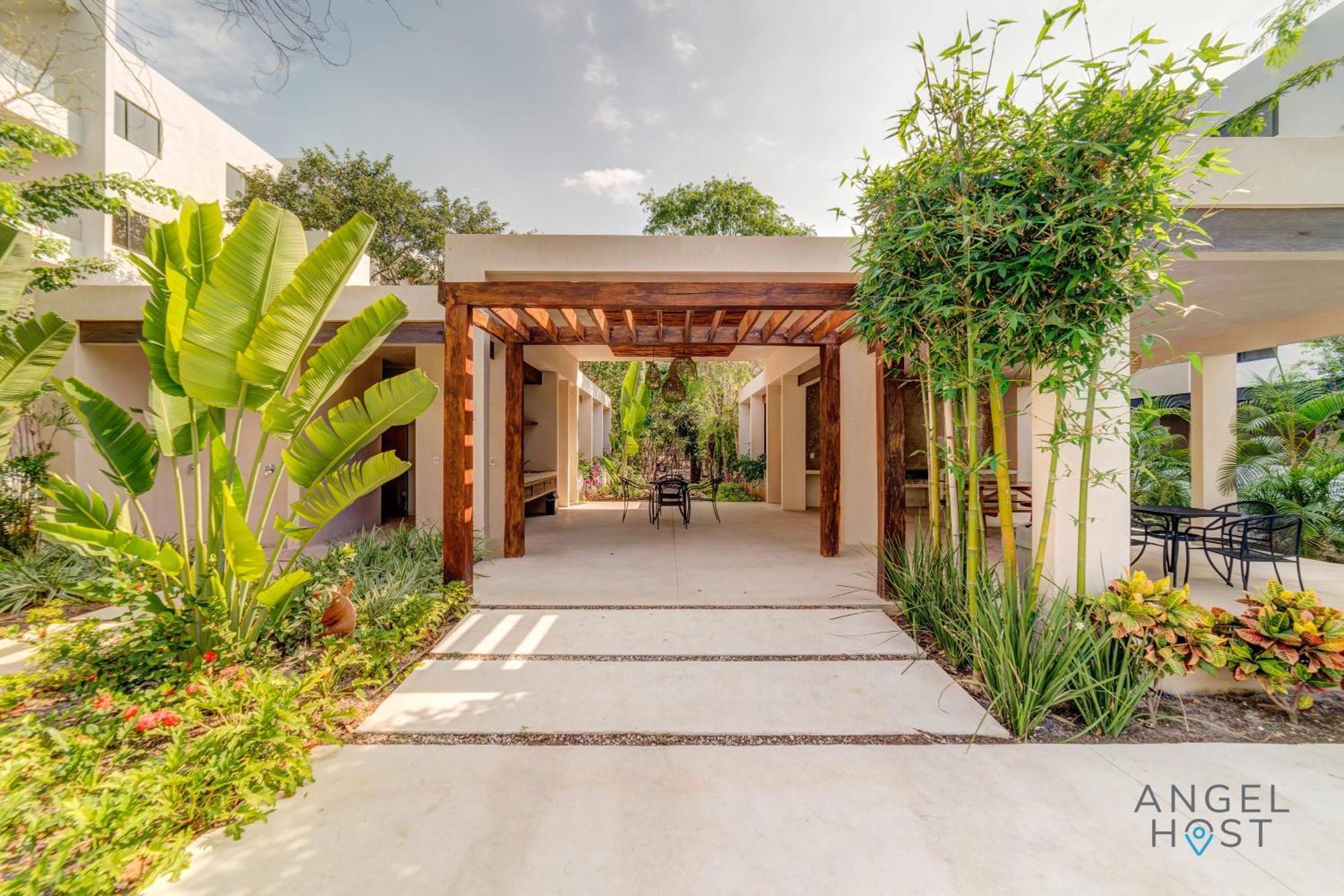 Apartamento Tranquil Onsite Pool Gym And Playground Playa del Carmen