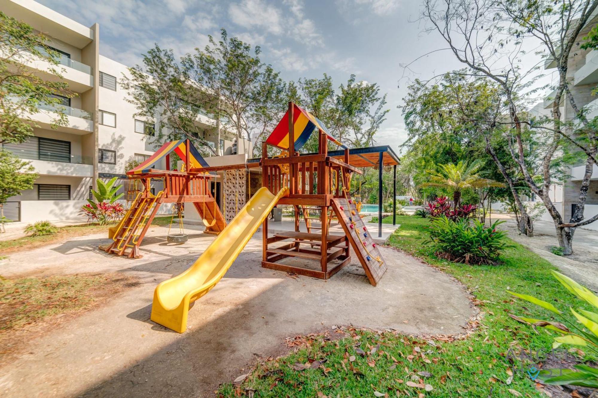 Tranquil Onsite Pool Gym And Playground * Playa del Carmen